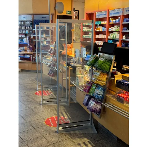 SmartGlass Sichtschutzwand mit Bewegungssensor für Apotheken