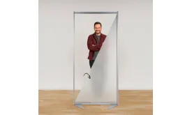 SmartGlass Sichtschutzwand mit Bewegungssensor für Apotheken