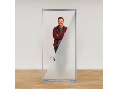 SmartGlass Sichtschutzwand mit Bewegungssensor für Apotheken